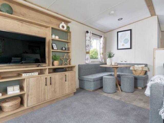 Park Home for sale in Fossebridge, Gloucestershire