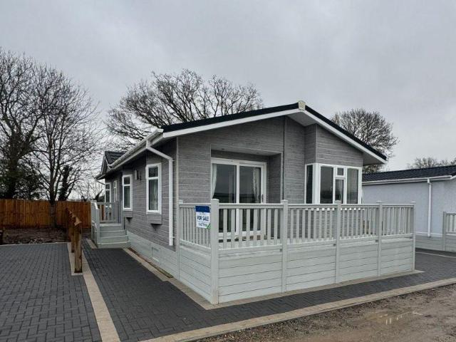 Park Home for sale in Crookhill, Worcestershire