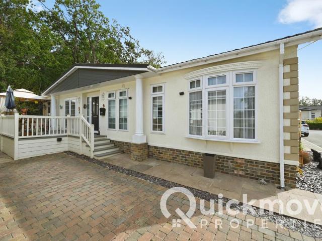 Park Home for sale in Finchampstead