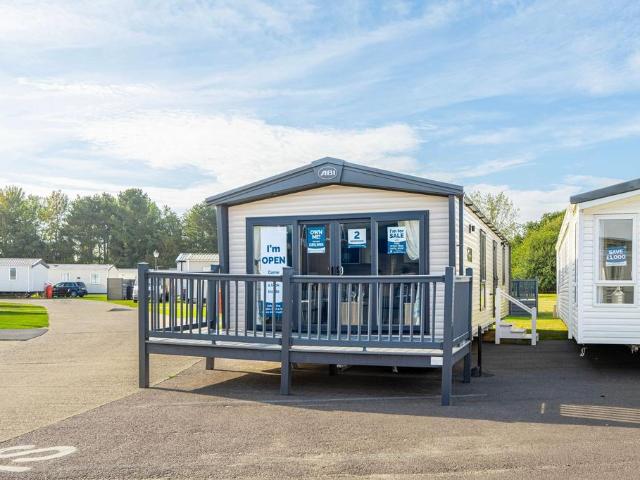 Park Home for sale in Eastbridge, Suffolk