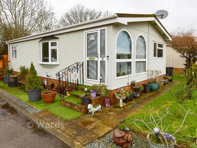 Park Home for sale in Midway, Kent