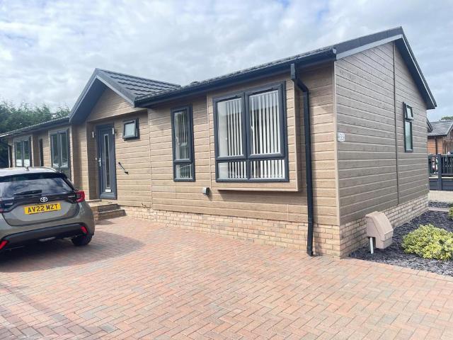 Park Home for sale in Eastbridge, Suffolk