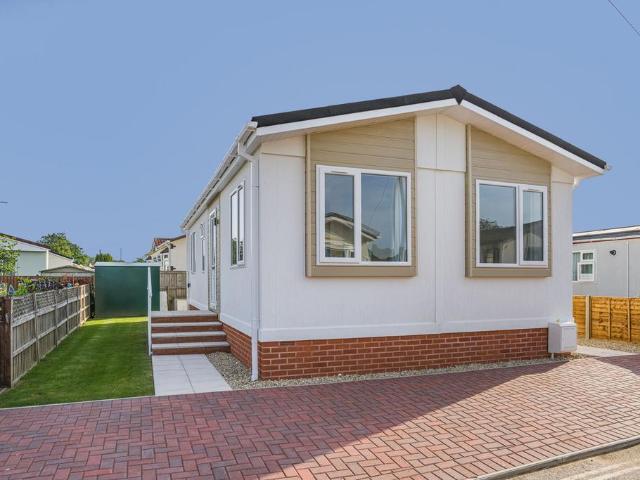Park Home for sale in The Reddings, Golden Valley