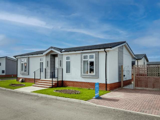 Park Home for sale in Dale Hill, Essex