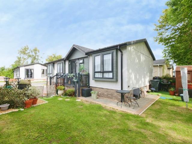 Park Home for sale in Newton Upon Derwent, East Riding Of Yorkshire
