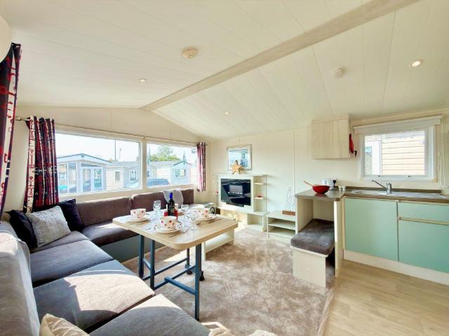Park Home for sale in Dale Hill, Essex