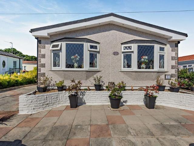 Park Home for sale in Peel Hill, Lancashire