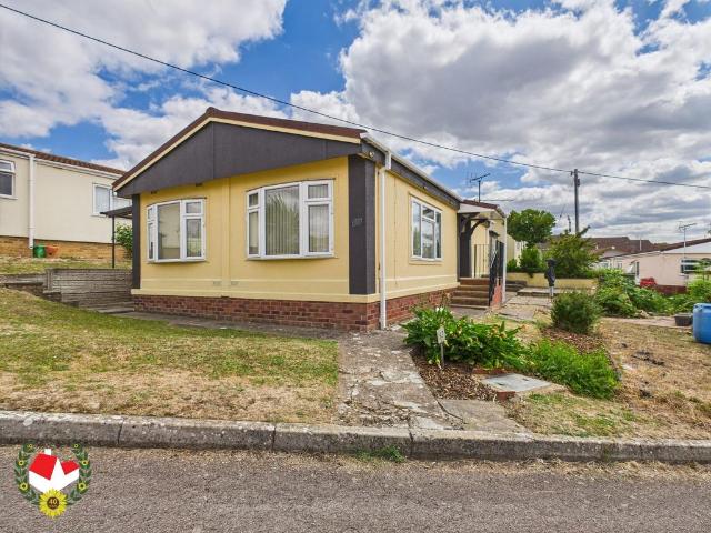 Park Home for sale in Woolstrop, Gloucester