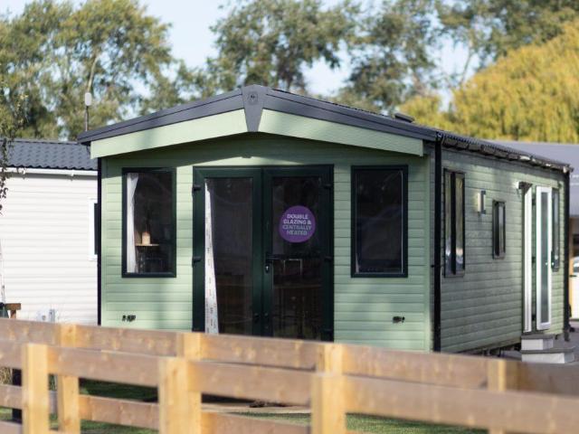 Park Home for sale in Northampton, Northamptonshire