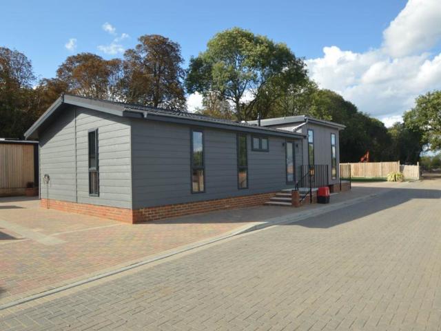 Park Home for sale in Row Town, Surrey