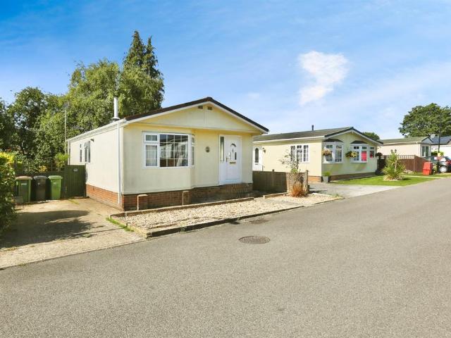 Park Home for sale in Hedge End, Helford