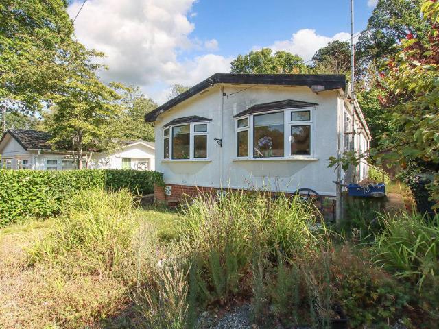 Park Home for sale in Pouchen End, Hertfordshire