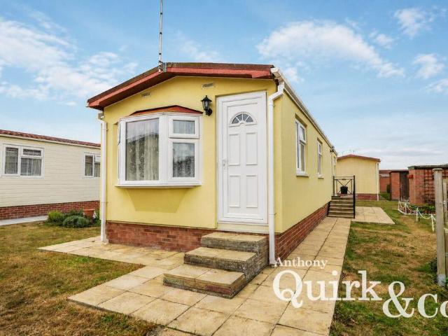 Park Home for sale in Canvey Island