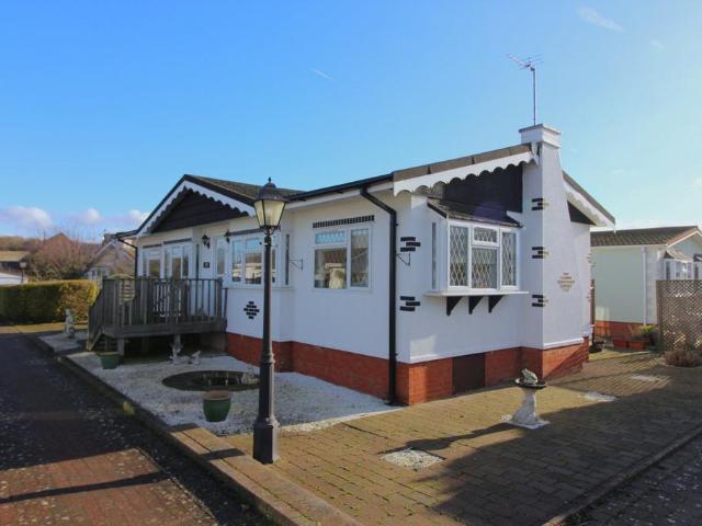 Park Home for sale in King's Walden, Hertfordshire