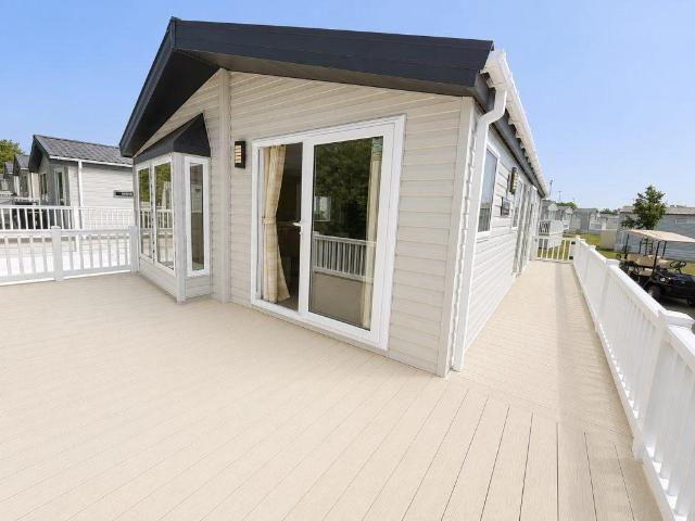Park Home for sale in Kelsale cum Carlton, Eastbridge