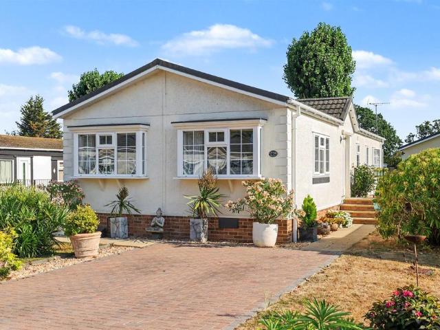 Park Home for sale in Barling, Essex