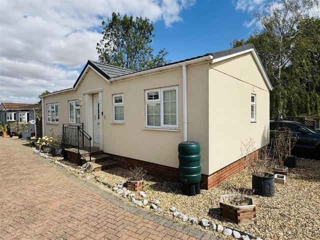 Park Home for sale in Bedingfield, Suffolk