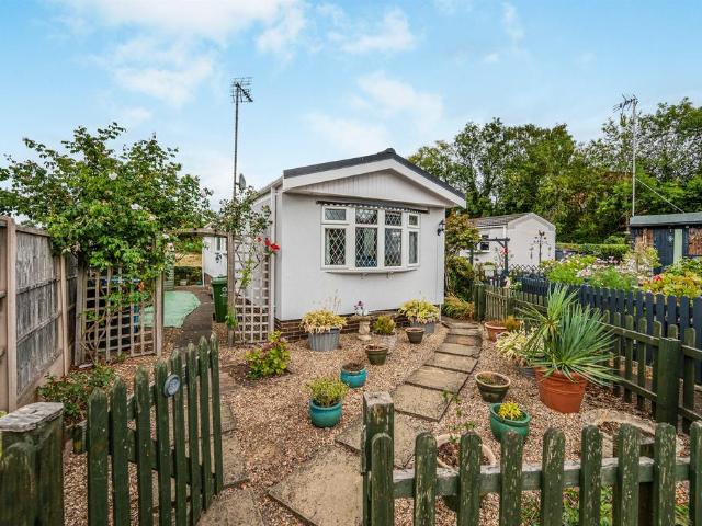 Park Home for sale in Great Chatwell, West Midlands