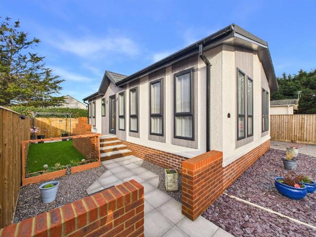 Park Home for sale in Swindon, Golden Valley