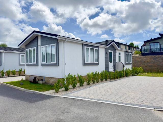 Park Home for sale in East End, Corfe Mullen
