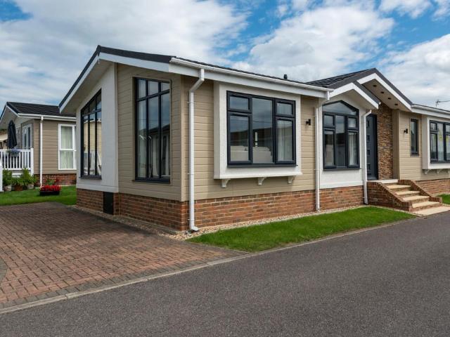 Park Home for sale in Mariner's View, The Bridge