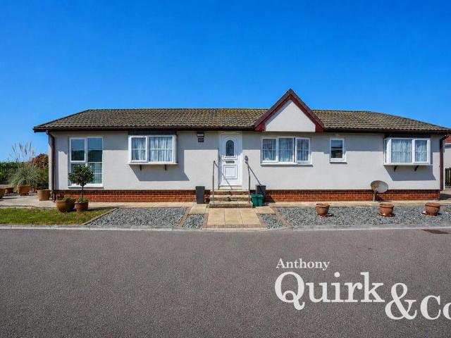 Park Home for sale in Canvey Island
