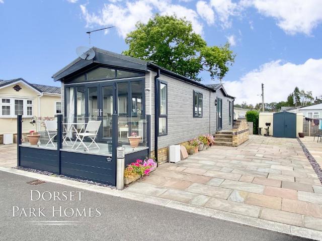 Park Home for sale in West Moors, Ferndown
