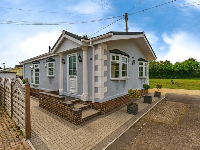 Park Home for sale in Burstow, Hillview
