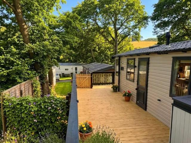 Park Home for sale in West Yorkshire