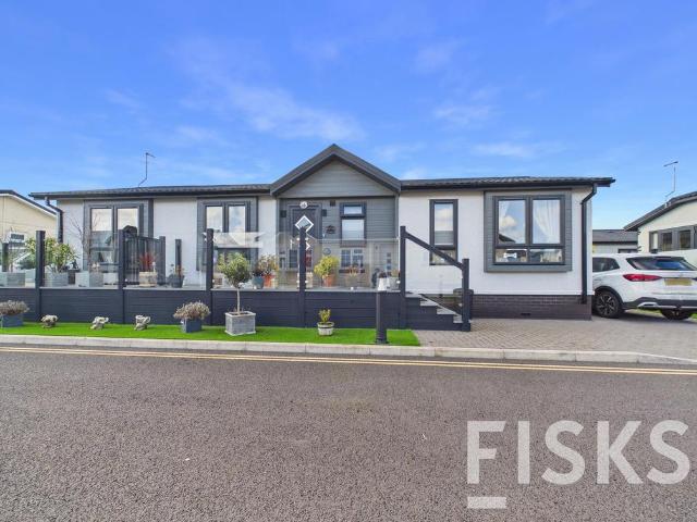 Park Home for sale in Canvey Island