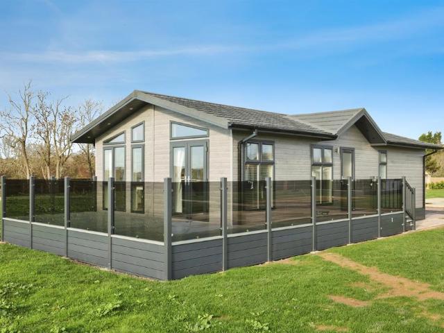 Park Home for sale in Houlton, New Bilton