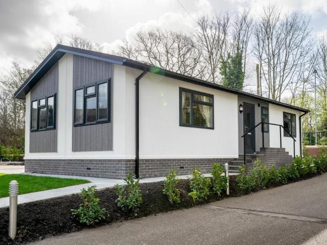 Park Home for sale in Crostwick, Norfolk