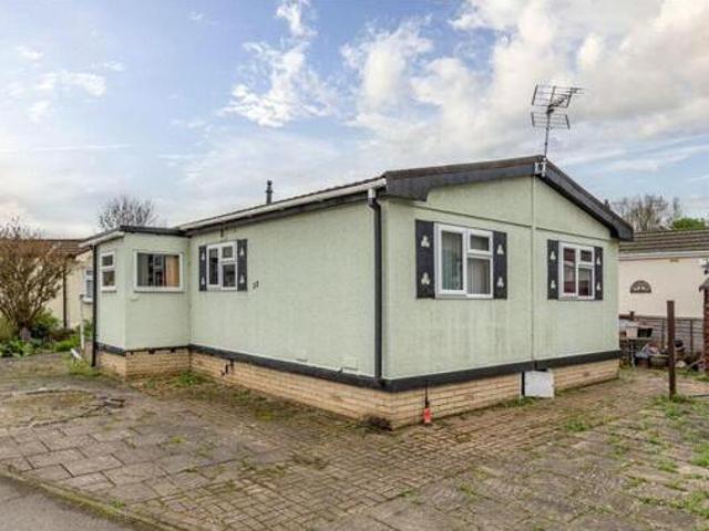 House for sale in Addlestone, Runnymede