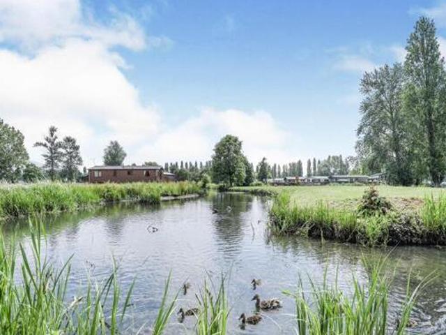House for sale in Northampton, Northamptonshire