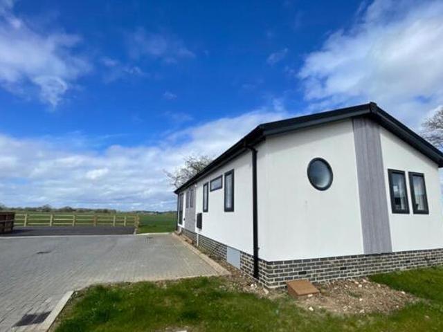 House for sale in Luton