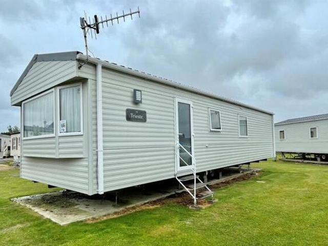 House for sale in Littlecote, West Sussex