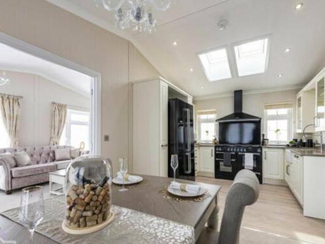 House for sale in Luton