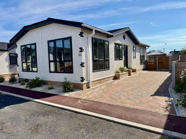 Park Home for sale in Clacton-on-Sea, Tendring
