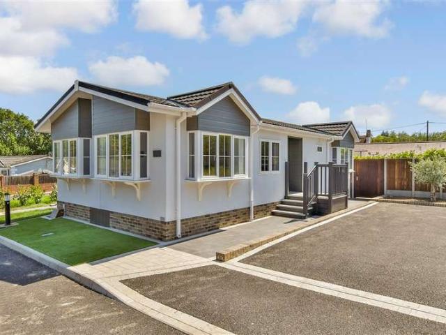 Park Home for sale in Oad Street, Kent