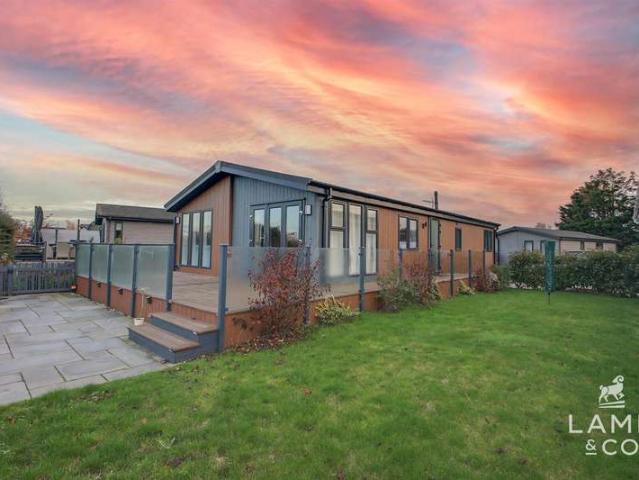 Park Home for sale in Dale Hill, Essex