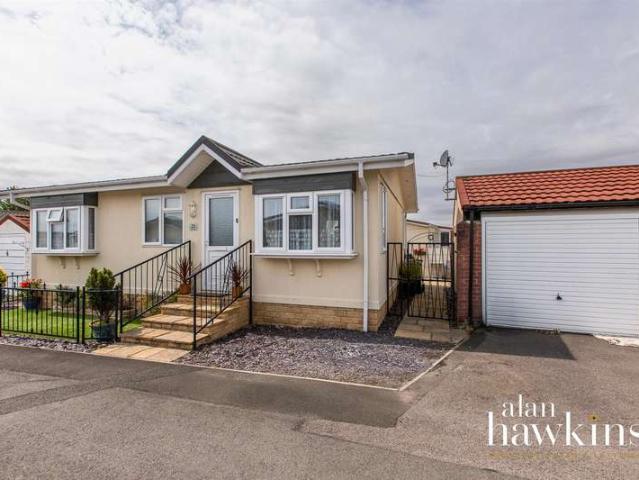 Park Home for sale in Bradenstoke, Wiltshire