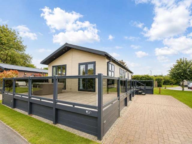 Park Home for sale in Monkton, Acol