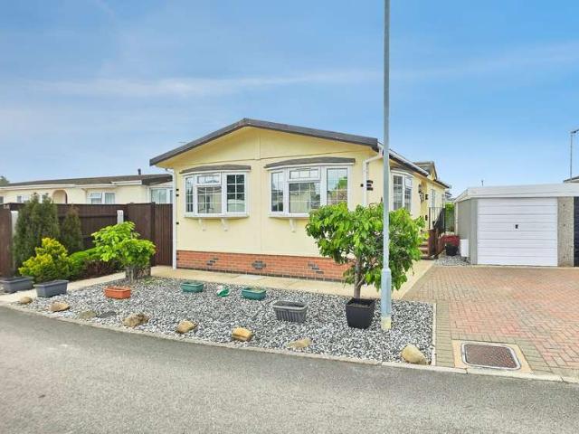 Park Home for sale in Ashby De La Launde, Lincolnshire