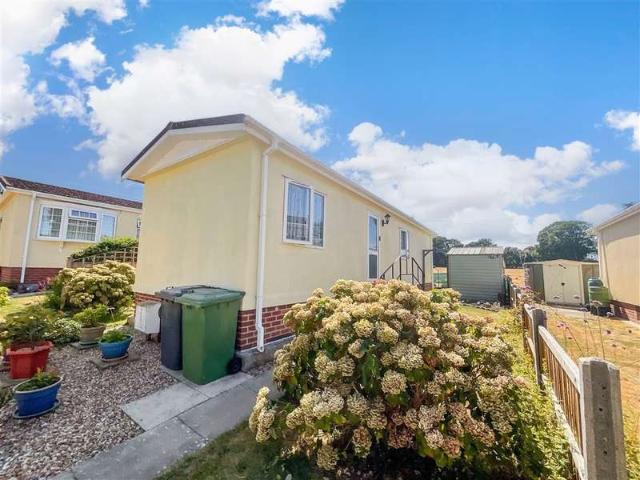 Park Home for sale in Petersfield, Bolton Low Houses