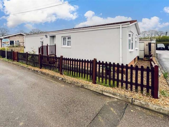 Park Home for sale in Burstow, Hillview