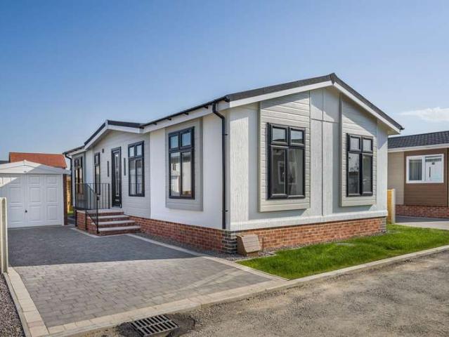 Park Home for sale in Pamington, Gloucestershire