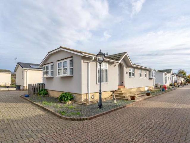 Park Home for sale in Bersted, Clapham