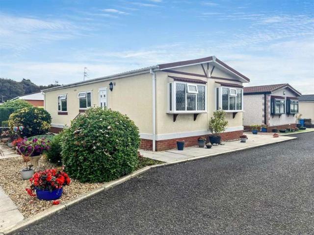 Park Home for sale in Peel Hill, Lancashire