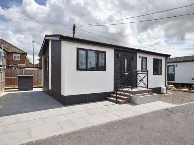 Park Home for sale in Keynsham, Bath And North East Somerset
