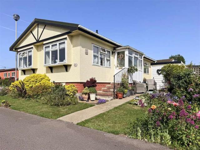 Park Home for sale in Mariner's View, The Bridge